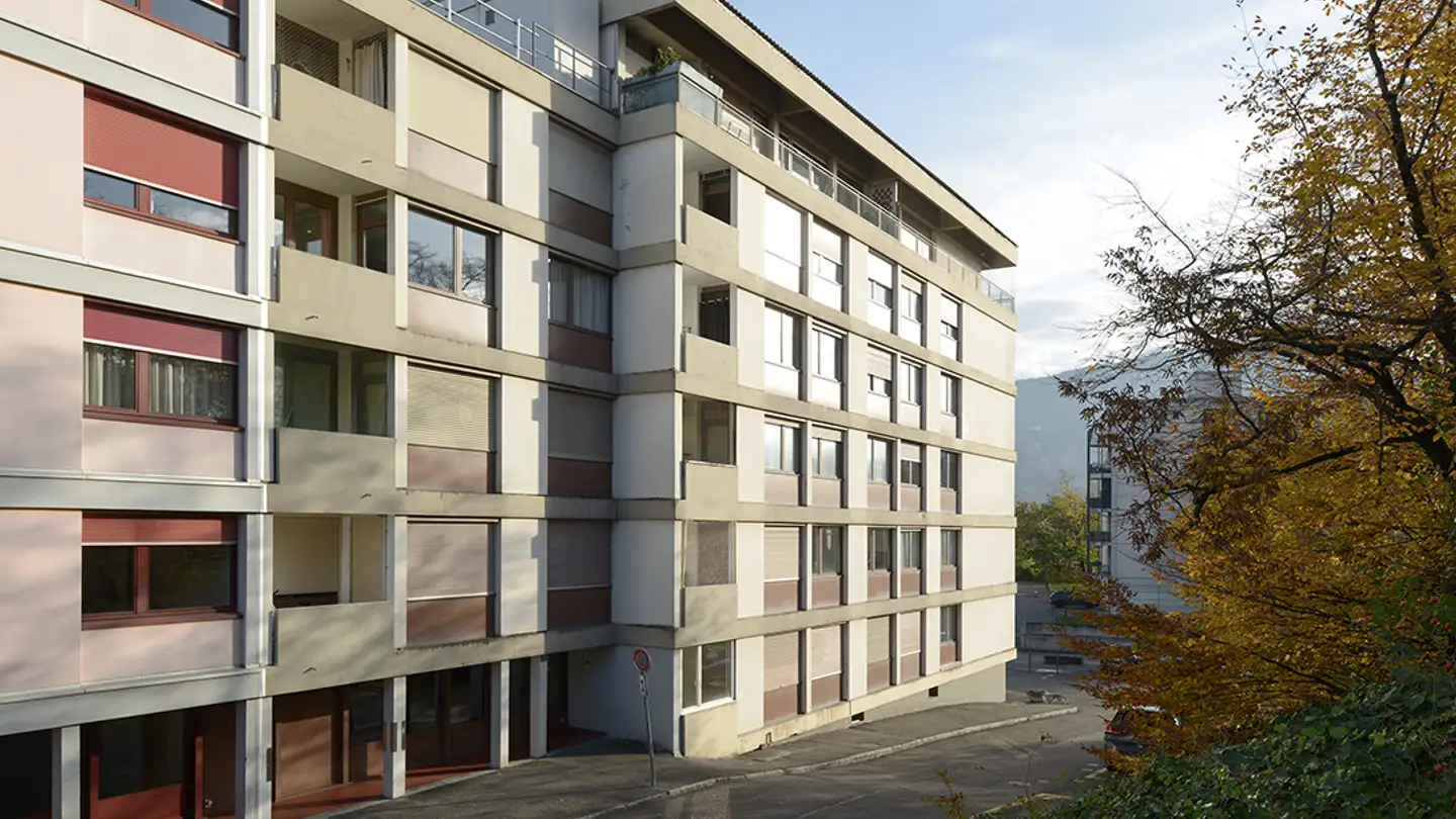 Place de parking extérieure à louer - Avenue Adrien- Jeandin 25, 1226 Thônex