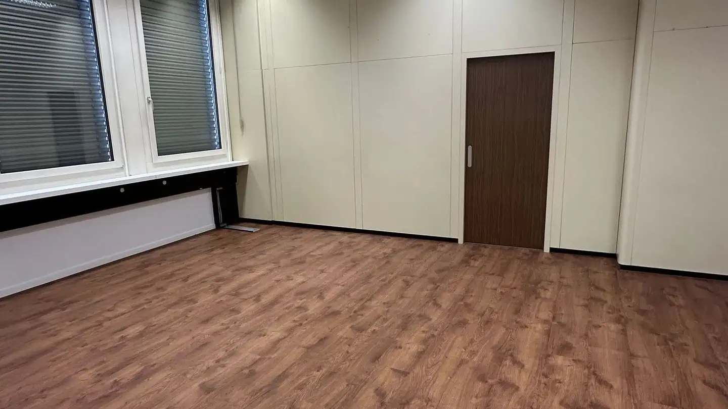 Department store for rent - Schaffhauserstrasse 138, 8302 Kloten