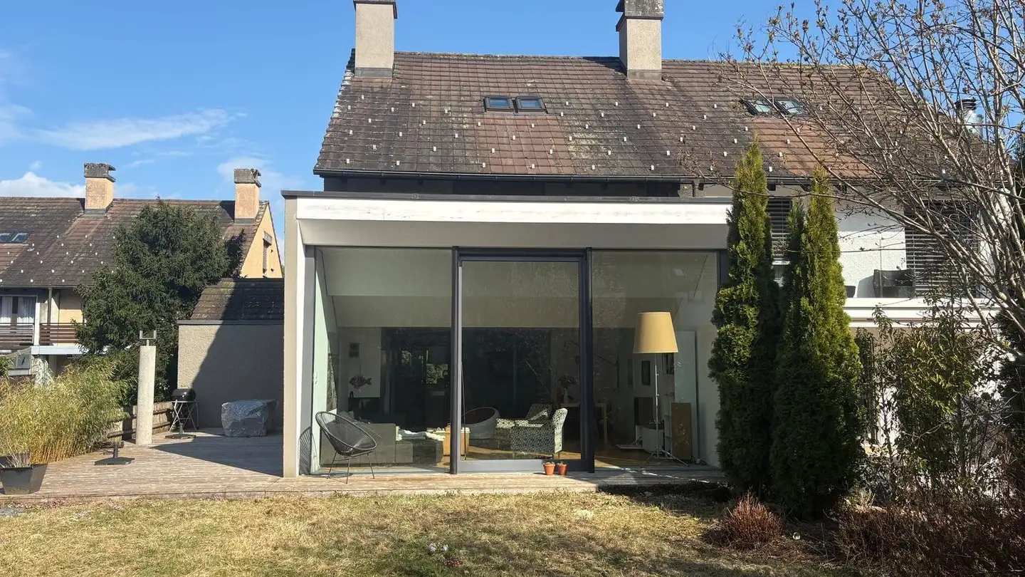 Casa bifamiliare in affitto - Bergacherstrasse 10, 8123 Ebmatingen