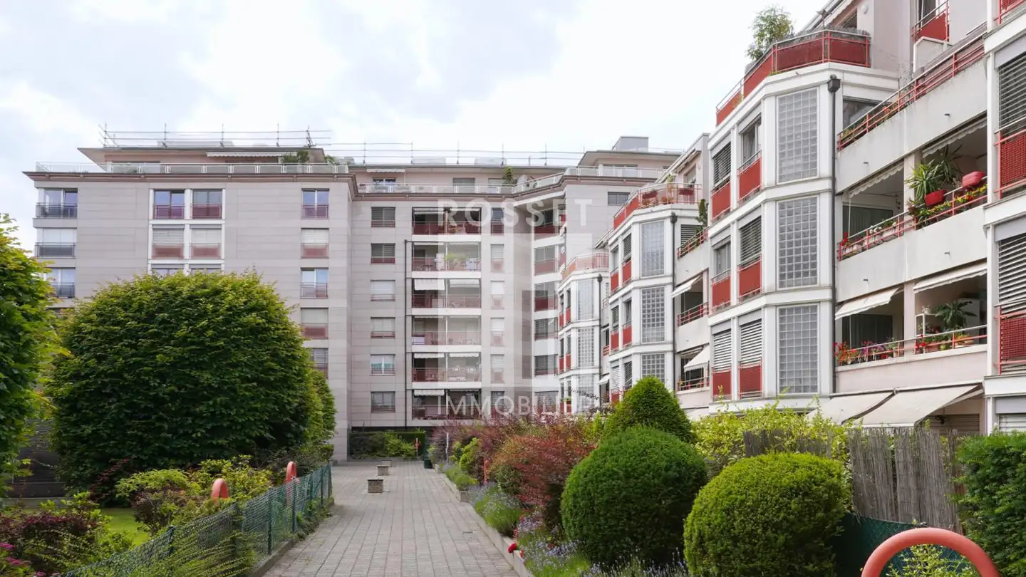 Outdoor parking space for rent - Rue Dizerens, 1205 Genève