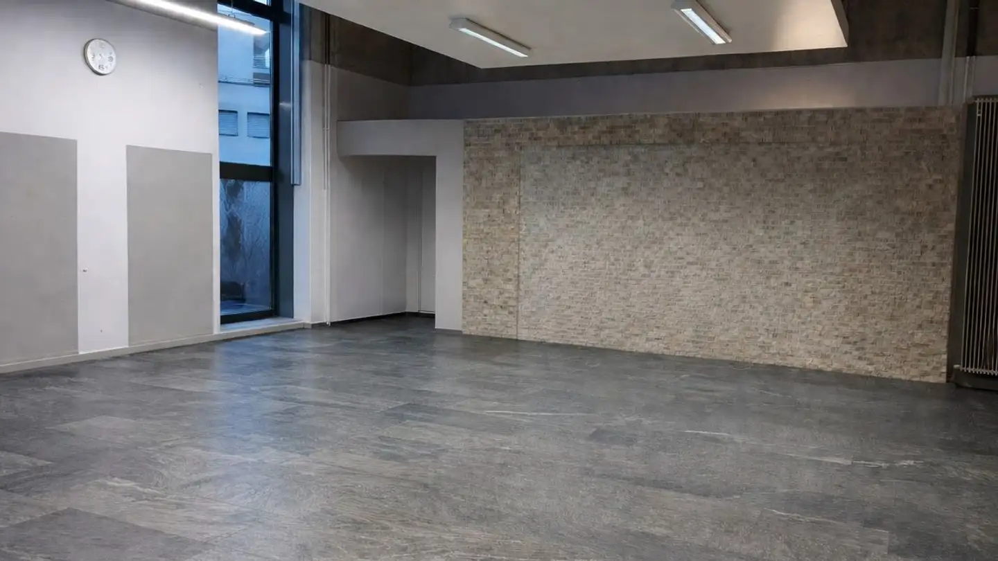 Commercial à louer - Im Zentrum 14, 8625 Gossau ZH