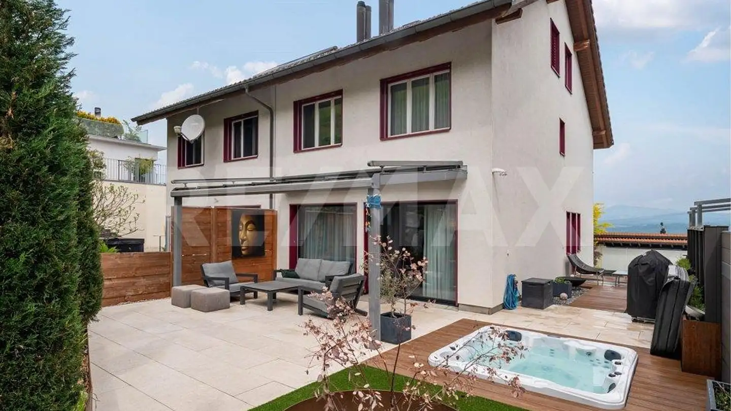 Casa bifamiliare in vendita - Hügelweg 19, 8854 Galgenen