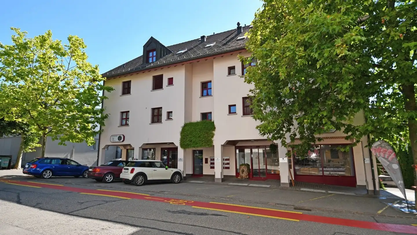 Tiefgaragenstellplatz mieten - Dammstrasse 10, 8708 Männedorf