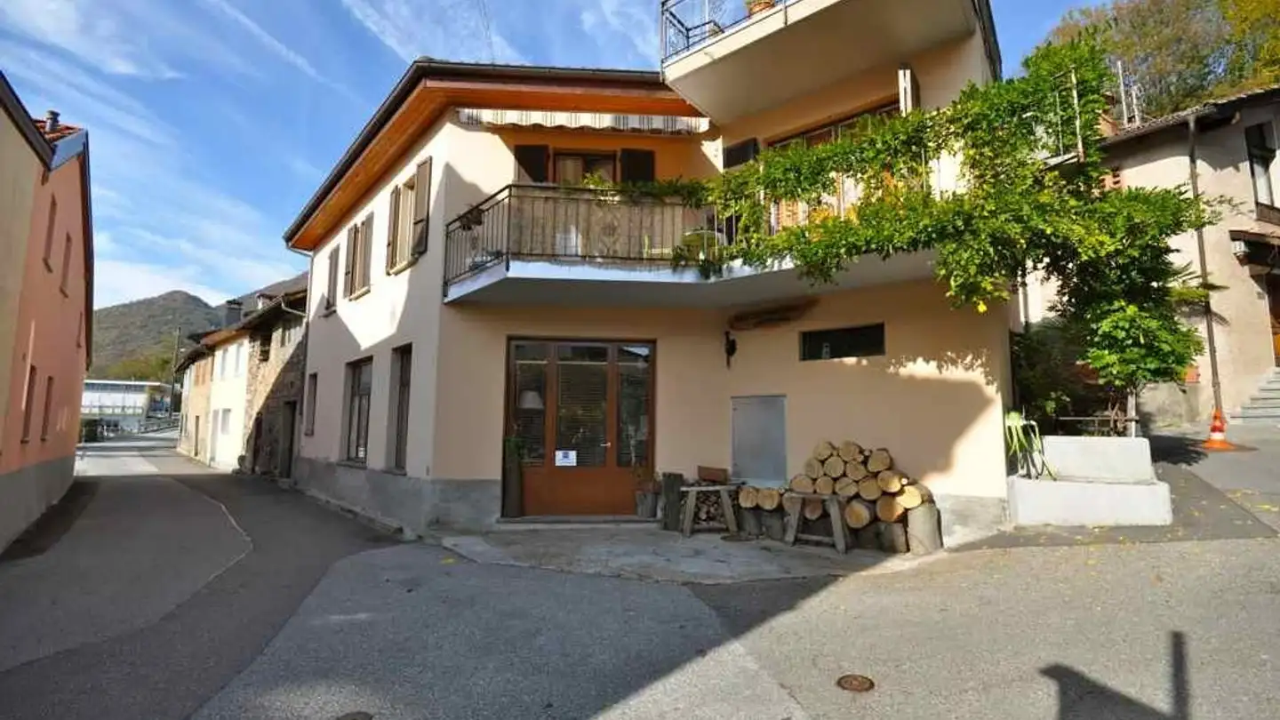 Workshop for rent - Via Teatro 1, 6981 Banco - Photo 2