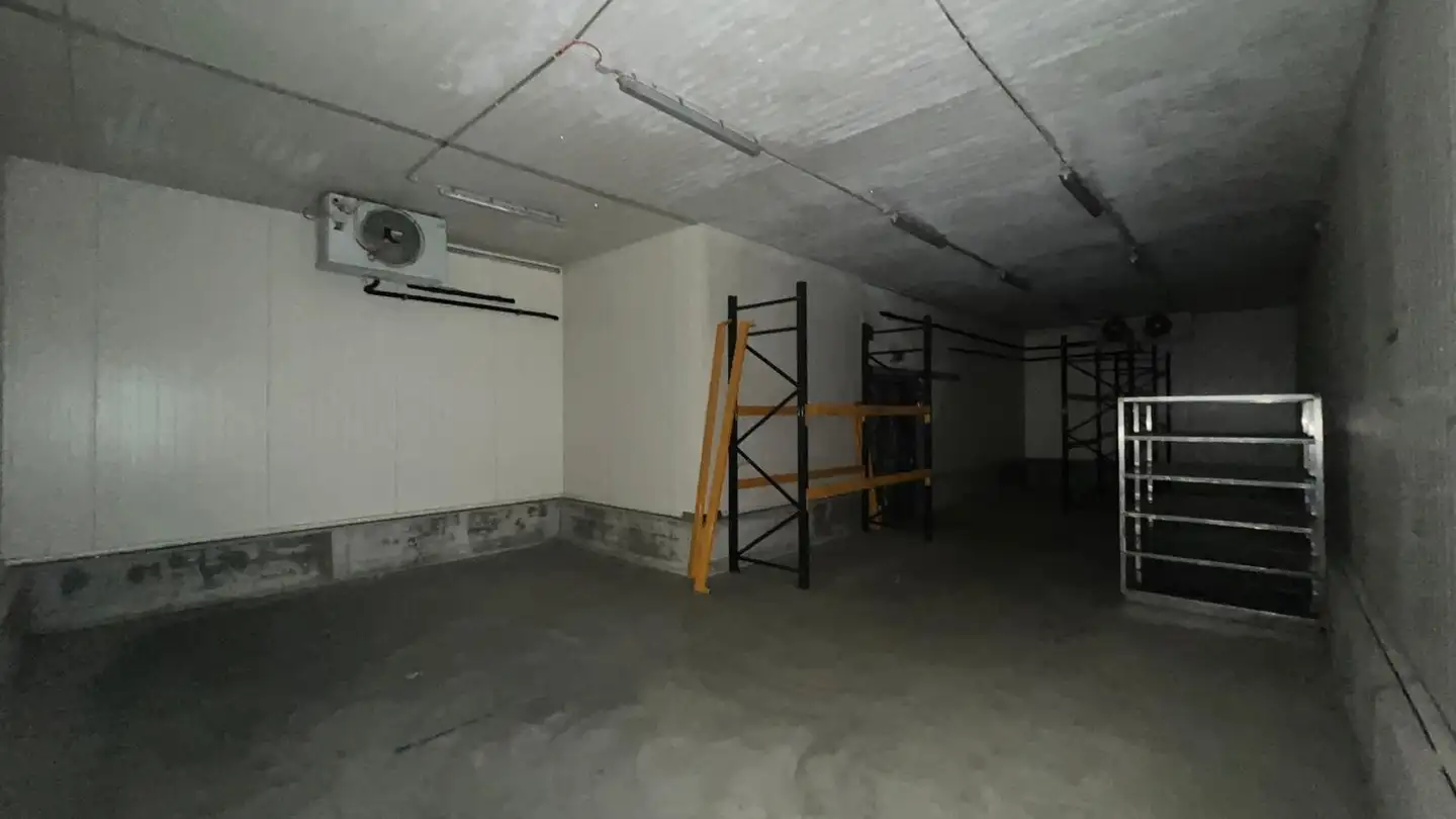 Gewerbe mieten - Badenerstrasse 4, 8104 Weiningen ZH - Foto 2