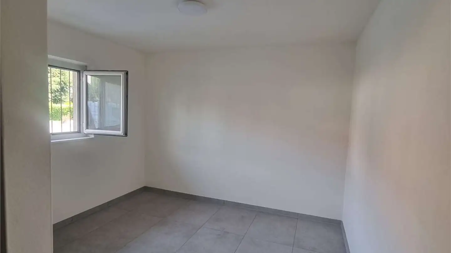 Office space for sale - 6512 Giubiasco