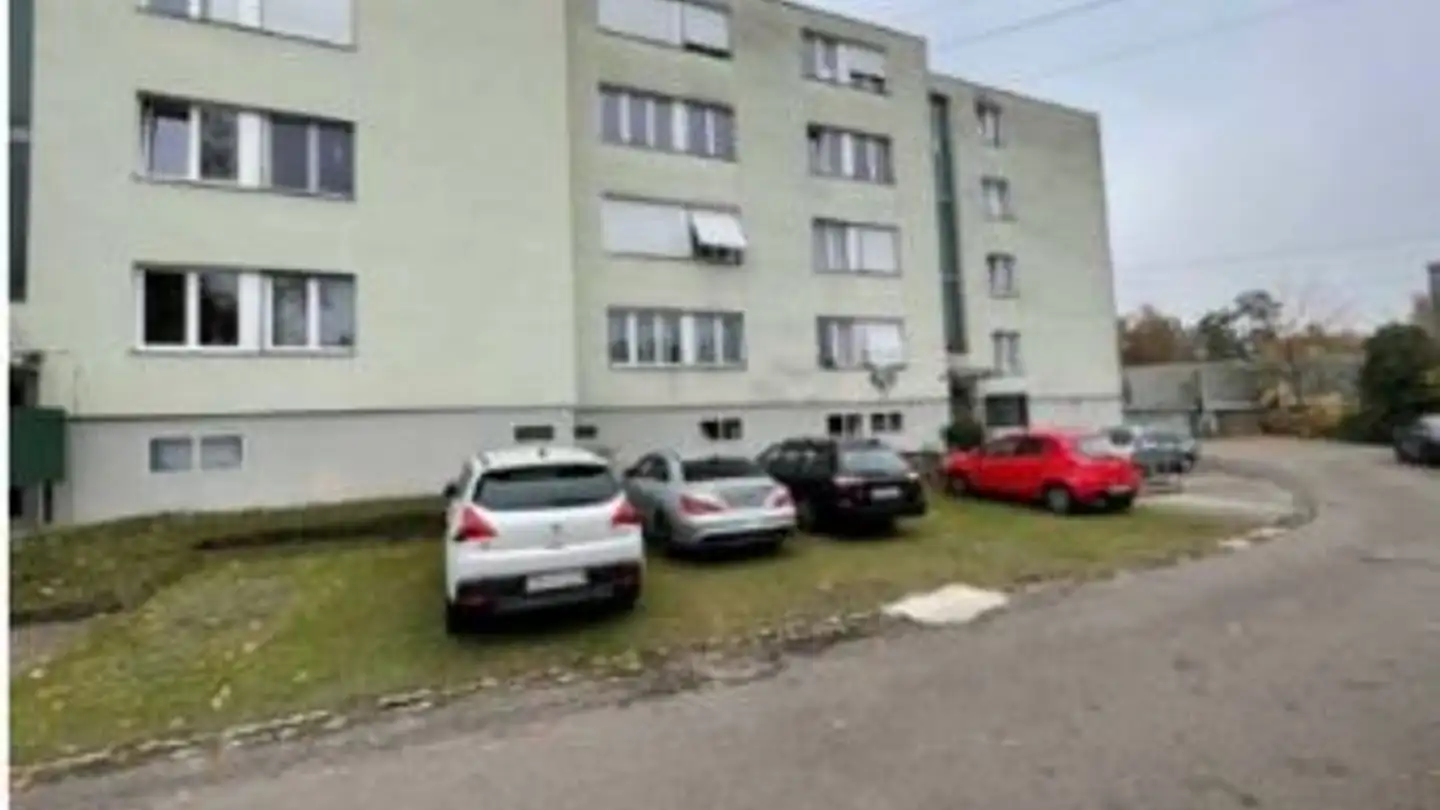 Place de parking extérieure à louer - Kriesbachstrasse 67, 8600 Dübendorf