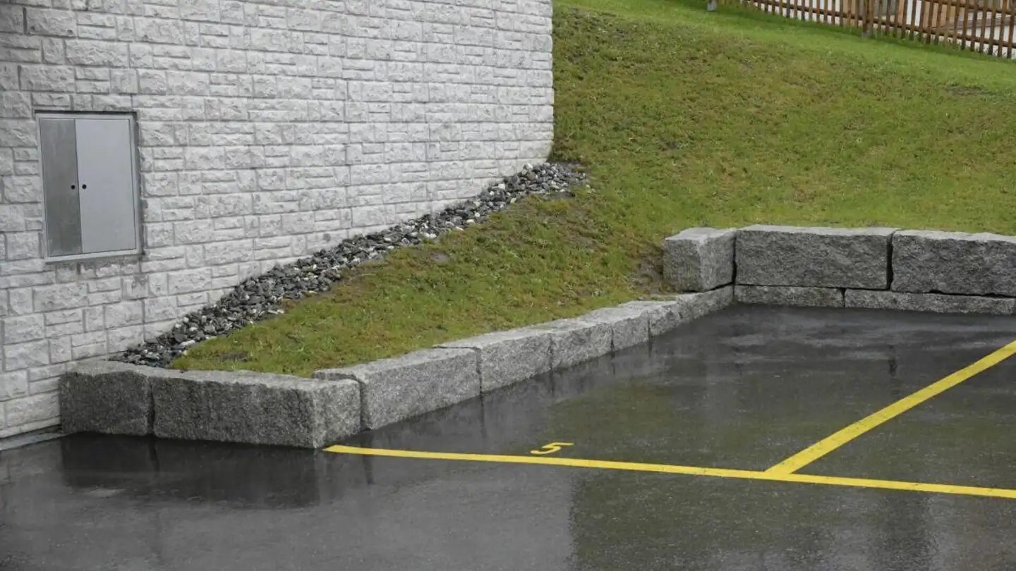 Place de parking extérieure à louer - Bahnhofstrasse 9, 7247 Saas im Prättigau - Photo 4