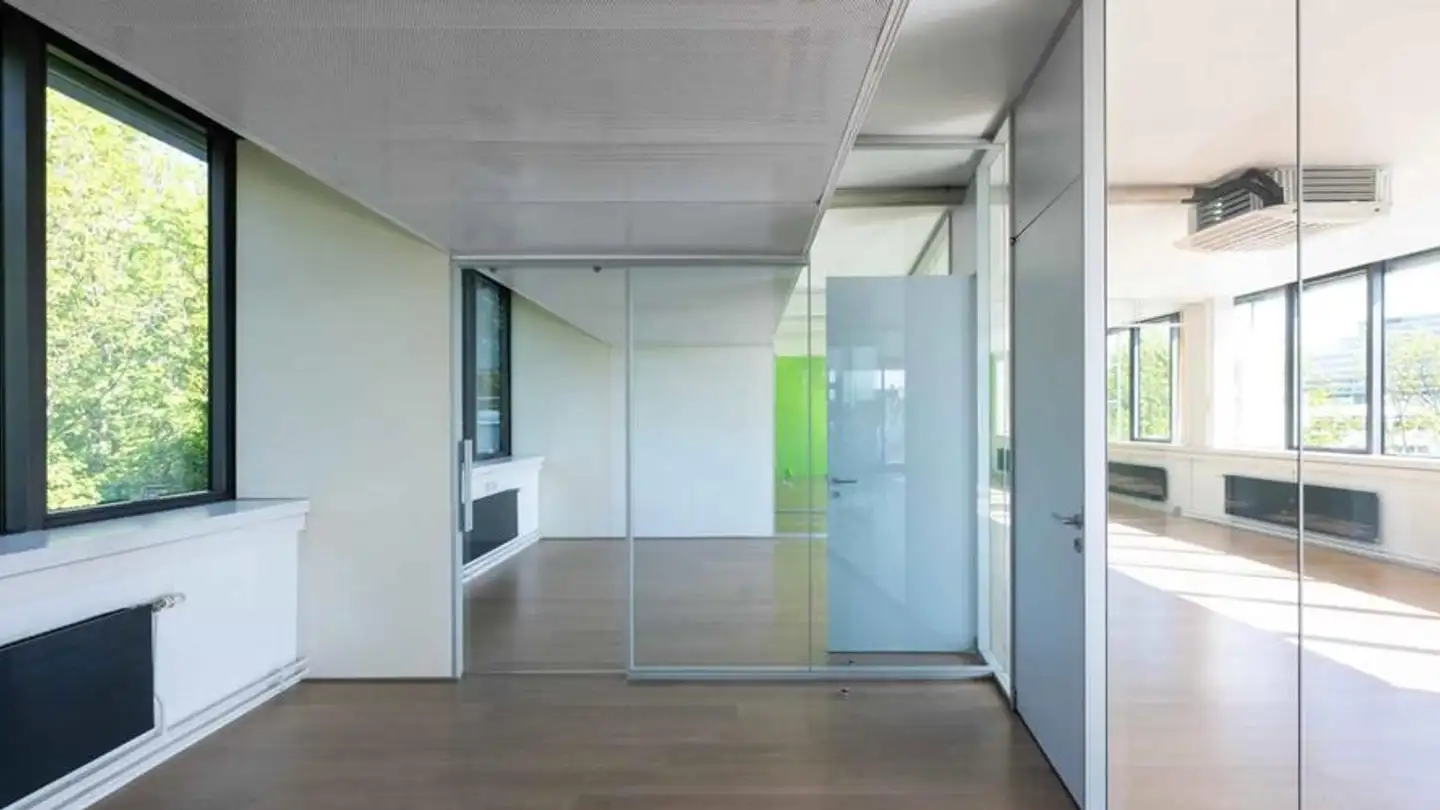 Mixed-use building for rent - 1023 Crissier