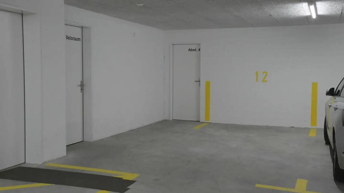 Place de parking souterraine à louer - Bahnhofstrasse 9, 7247 Saas im Prättigau