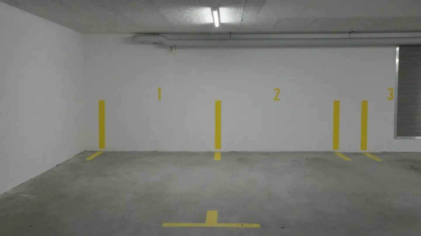 Place de parking souterraine à louer - Bahnhofstrasse 9, 7247 Saas im Prättigau - Photo 2
