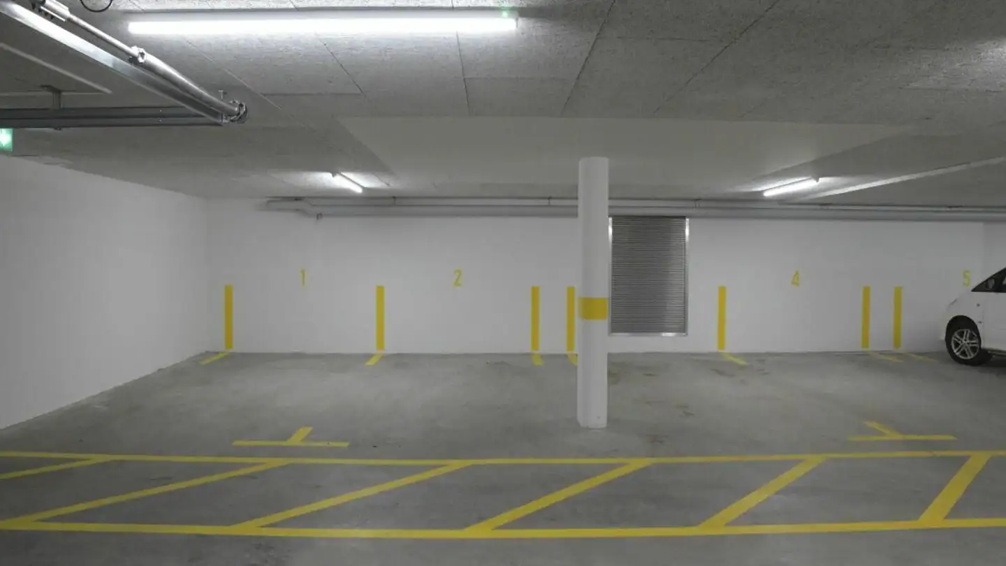 Place de parking souterraine à louer - Bahnhofstrasse 9, 7247 Saas im Prättigau - Photo 4