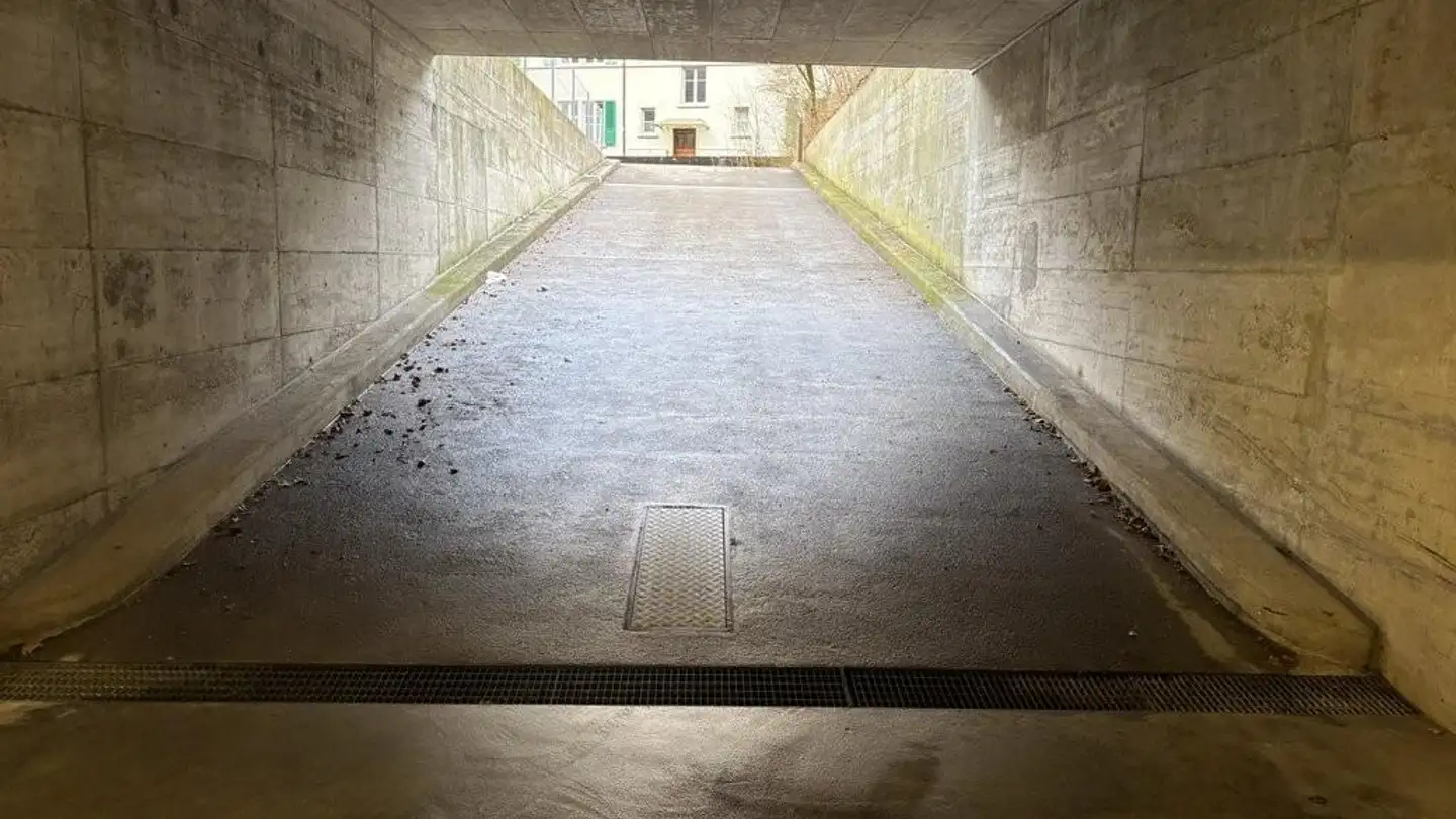 Place de parking souterraine à louer - Fabrikstrasse 29, 3176 Neuenegg - Photo 2