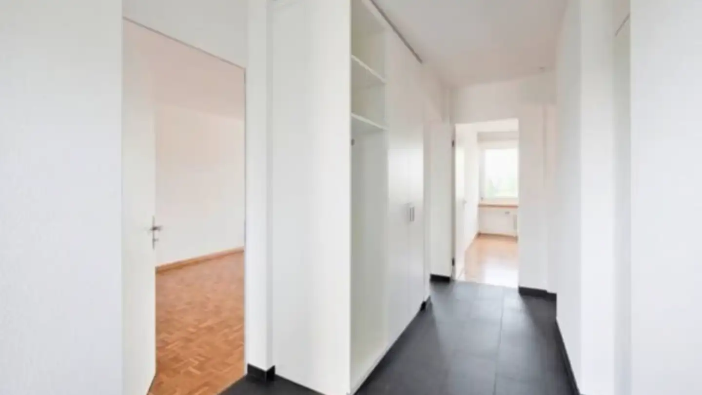Apartment for rent - 4153 Reinach BL