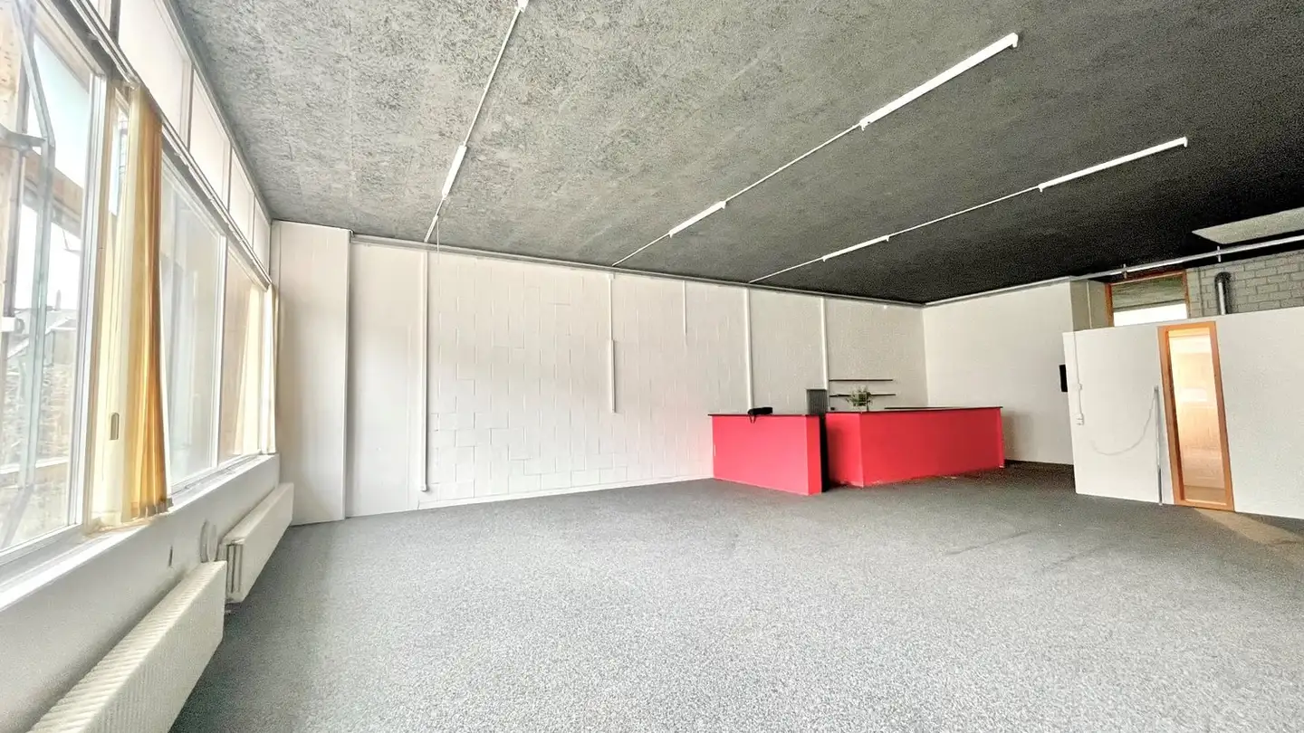 Edificio ad uso misto in affitto - Solothurnstrasse 49, 3322 Urtenen-Schönbühl