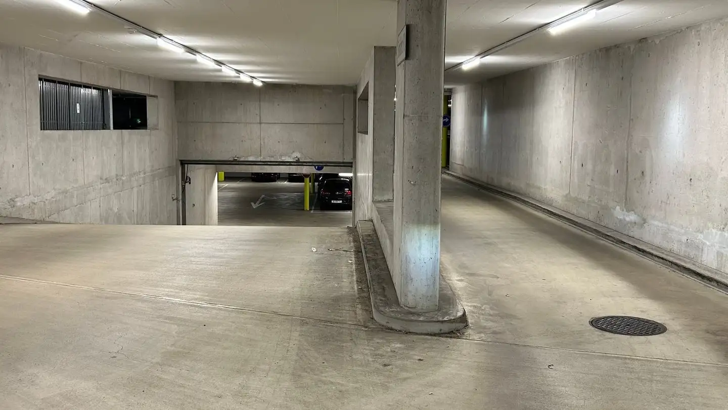 Place de parking souterraine à louer - Klosterzelgstrasse 1c, 5210 Windisch - Photo 4