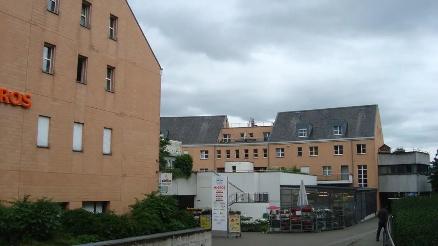 Place de parking souterraine à louer - Goethestrasse, 8712 Stäfa