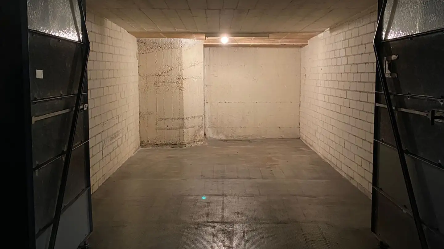 Single garage for rent - Obwaldnerstrasse, 4055 Basel