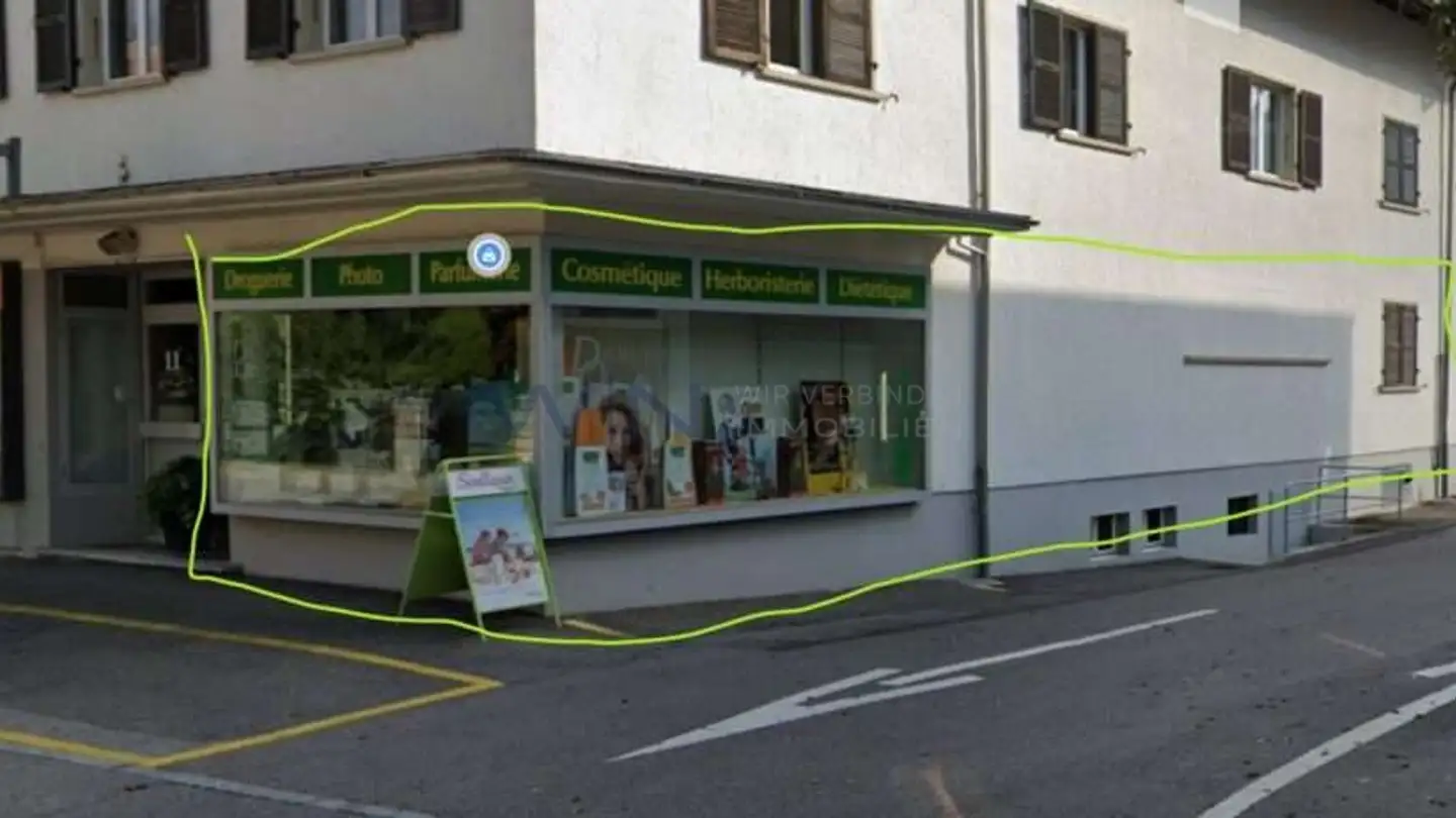 Shop for rent - 2735 Malleray