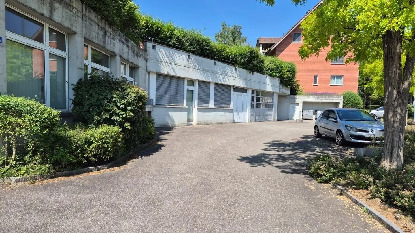 Commercial à louer - Bachtobelstrasse 11a, 8123 Ebmatingen