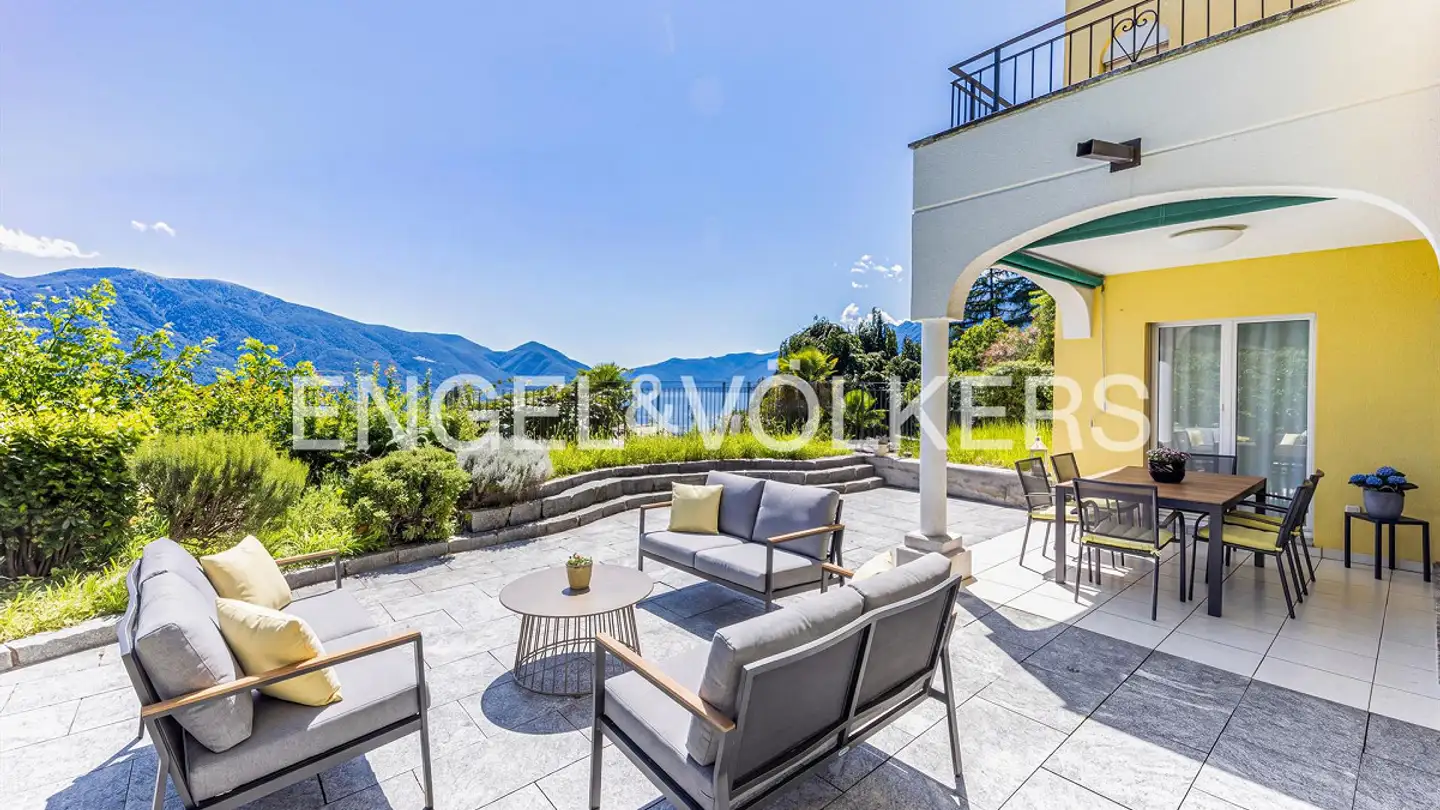 Semi-detached house for sale - 6605 Locarno