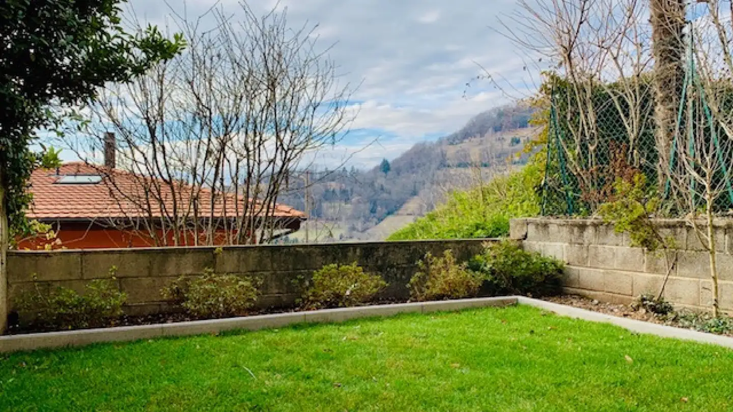 Row house for sale - 6981 Bedigliora