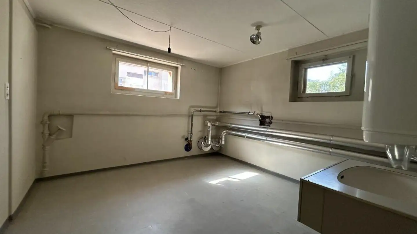 Storage space for rent - 5034 Suhr - Photo 2