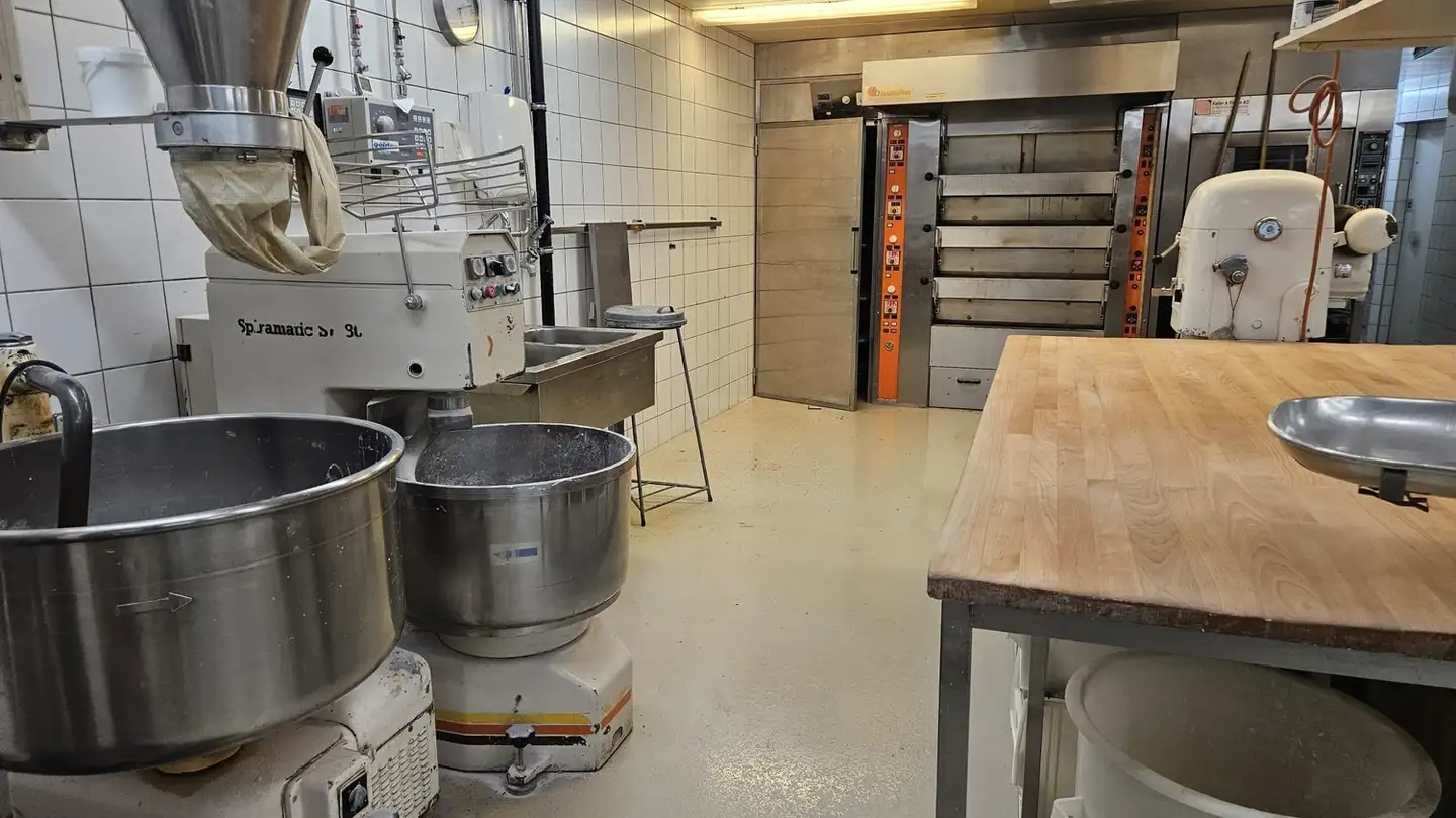 Commercial for rent - 6004 Luzern - Photo 2