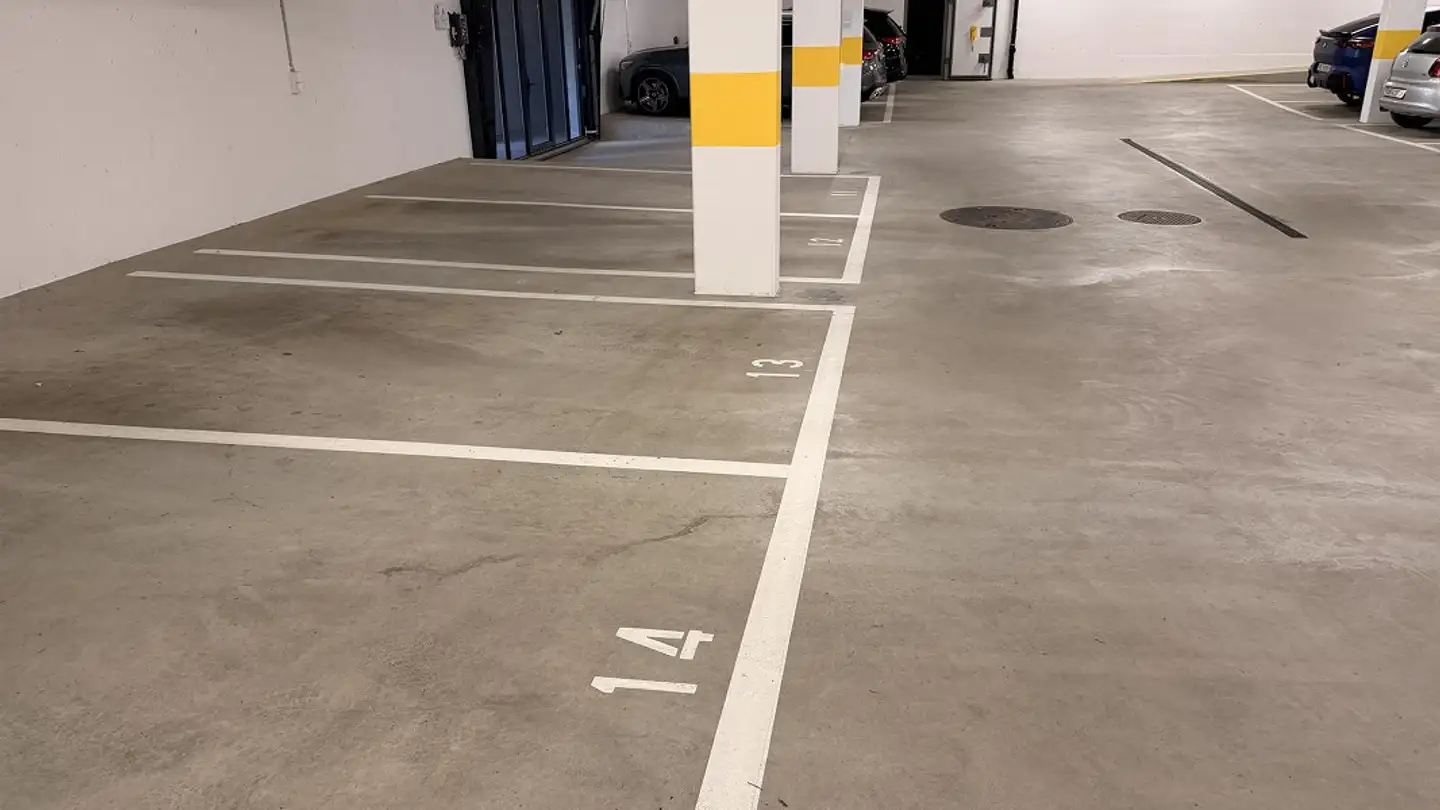 Place de parking extérieure à louer - 3653 Oberhofen am Thunersee - Photo 3