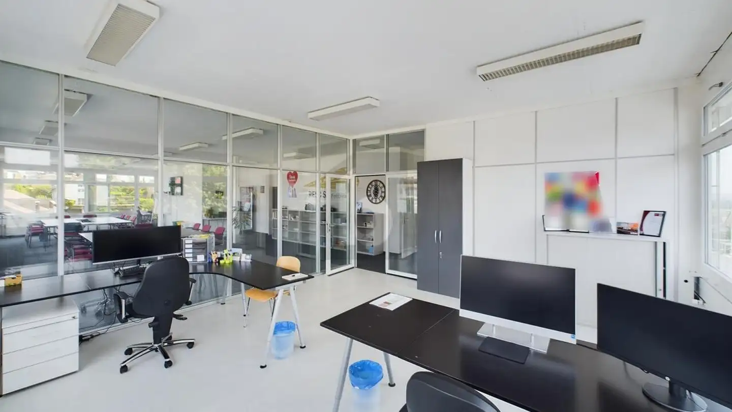 Bureau à louer - 3232 Ins