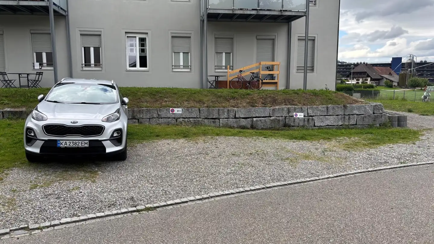 Place de parking extérieure à louer - Sagiweg 2, 5745 Safenwil