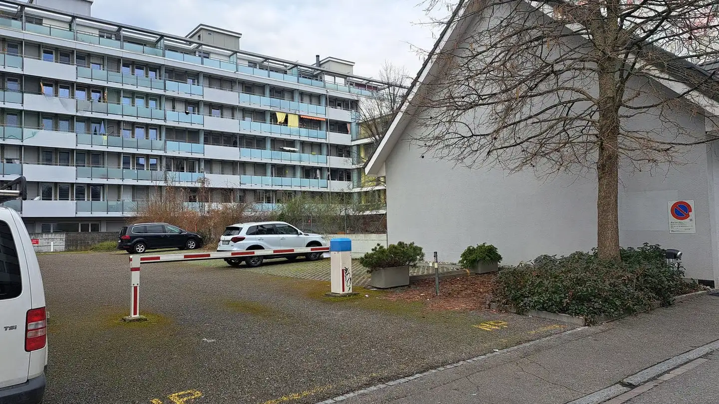Outdoor parking space for rent - Rue Du Contrôle / Kontrollstrasse 17, 2503 Biel/Bienne