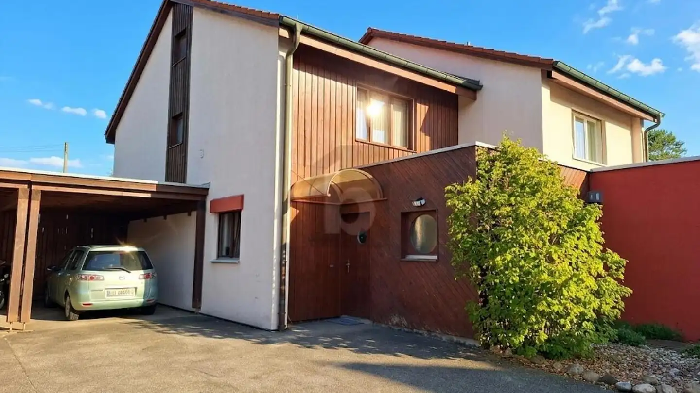 Row house for sale - 2854 Bassecourt