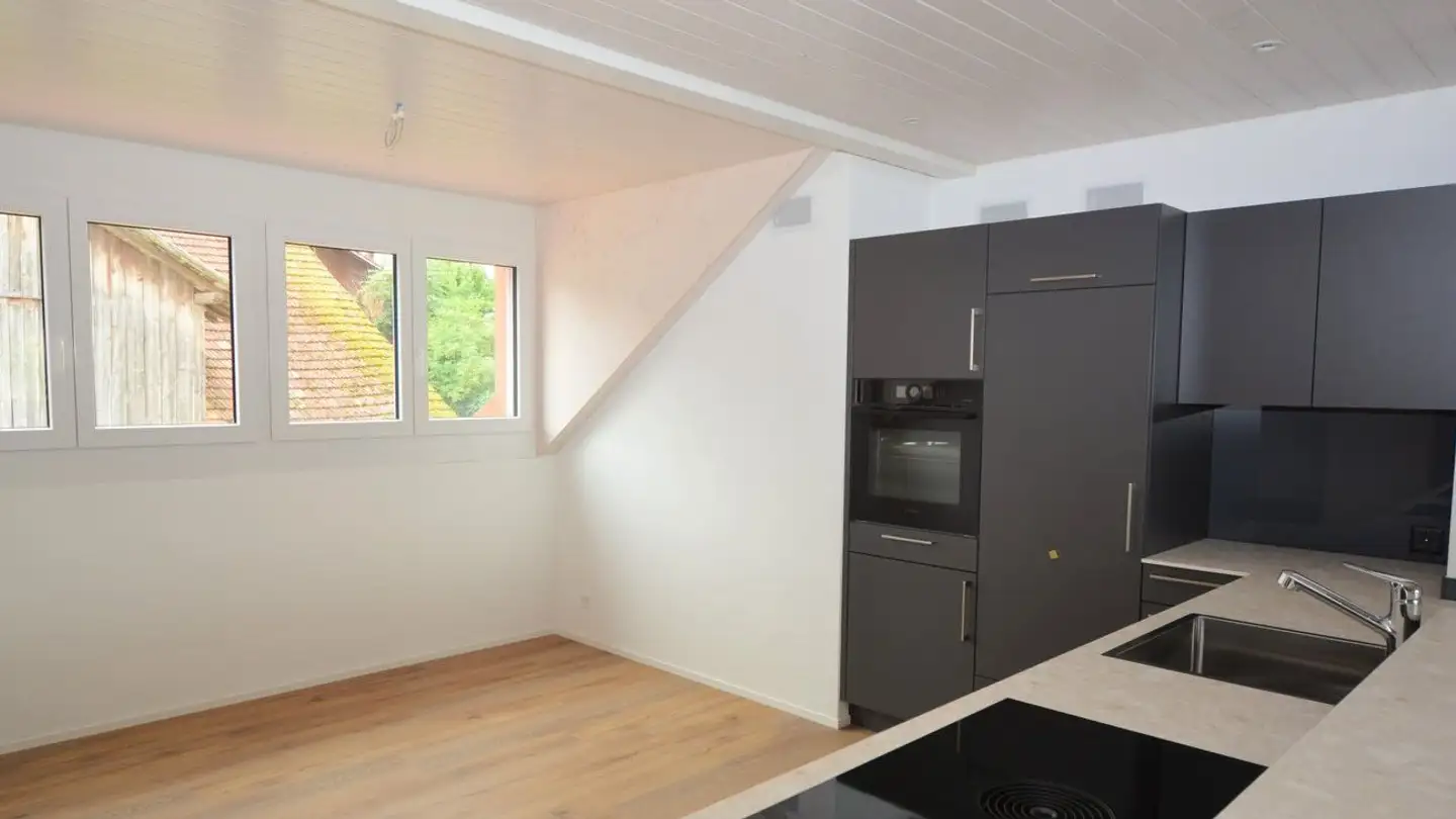 Attic flat for rent - Hengertstrasse 4, 5426 Lengnau AG - Photo 4