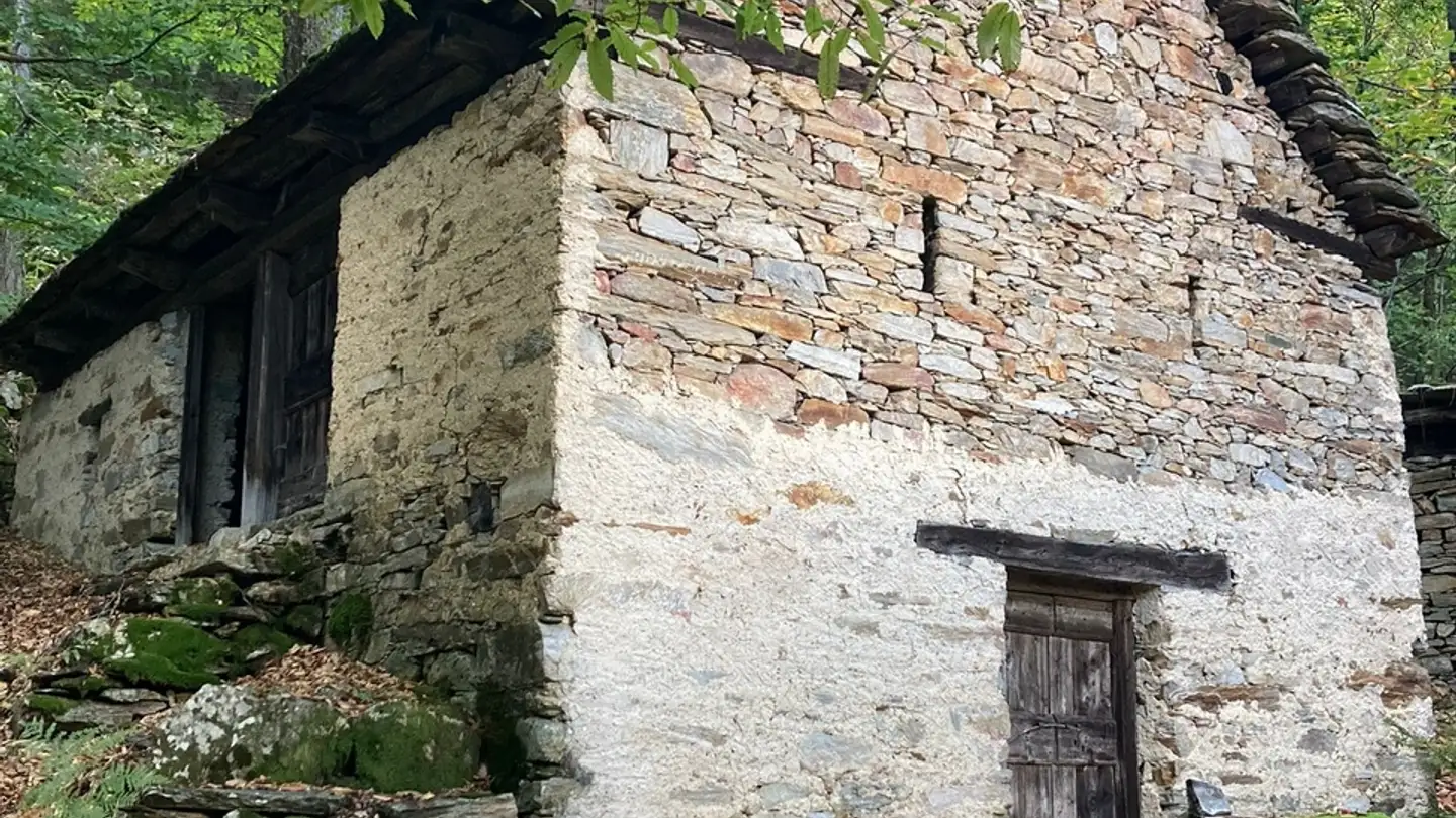 Casa a gradini in vendita - Via Serravalle, 6714 Semione