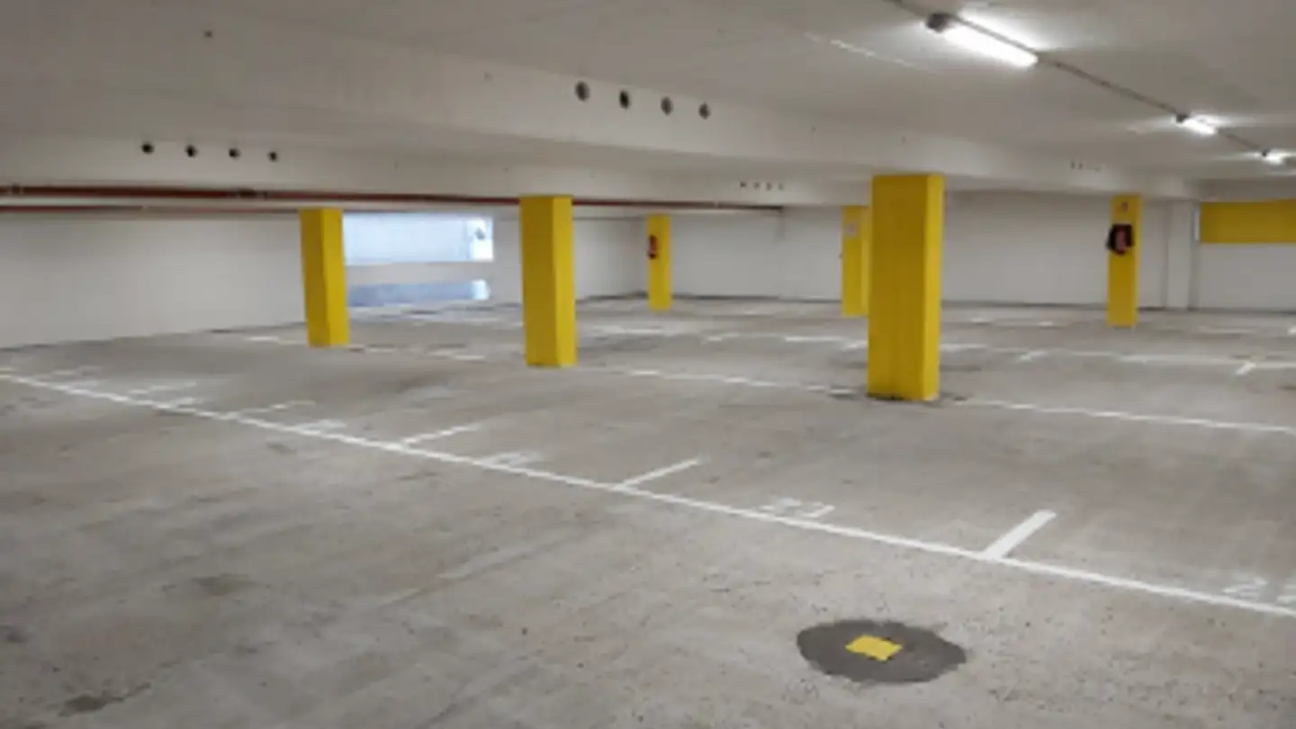 Tiefgaragenstellplatz mieten - Masanserstrasse 179, 7000 Chur