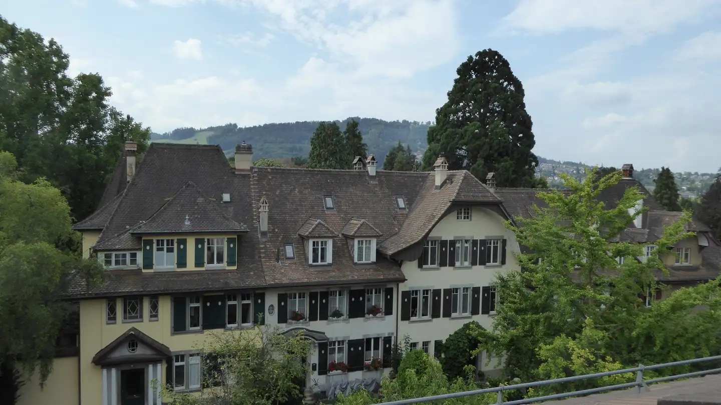 Dachgeschosswohnung mieten - Kirchenfeldstrasse 38, 3005 Bern