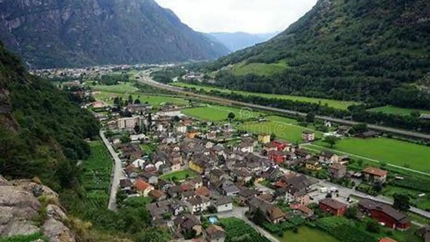 Gewerbebaugrundstück kaufen - 6703 Osogna