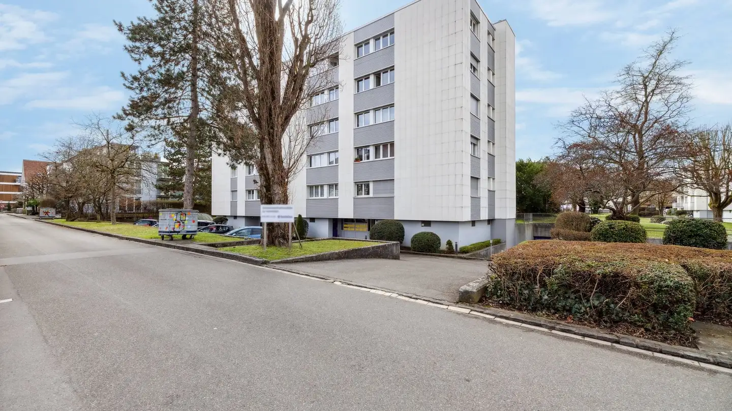 Place de parking extérieure à louer - Feldstrasse 110, 4123 Allschwil