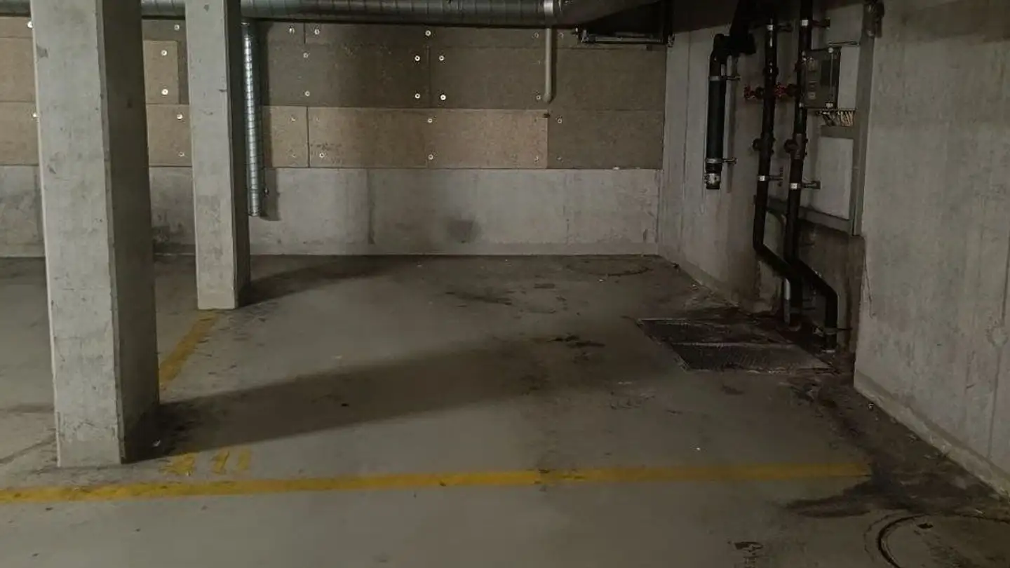 Tiefgaragenstellplatz mieten - Avenue De L'église Catholique 1, 1020 Renens VD