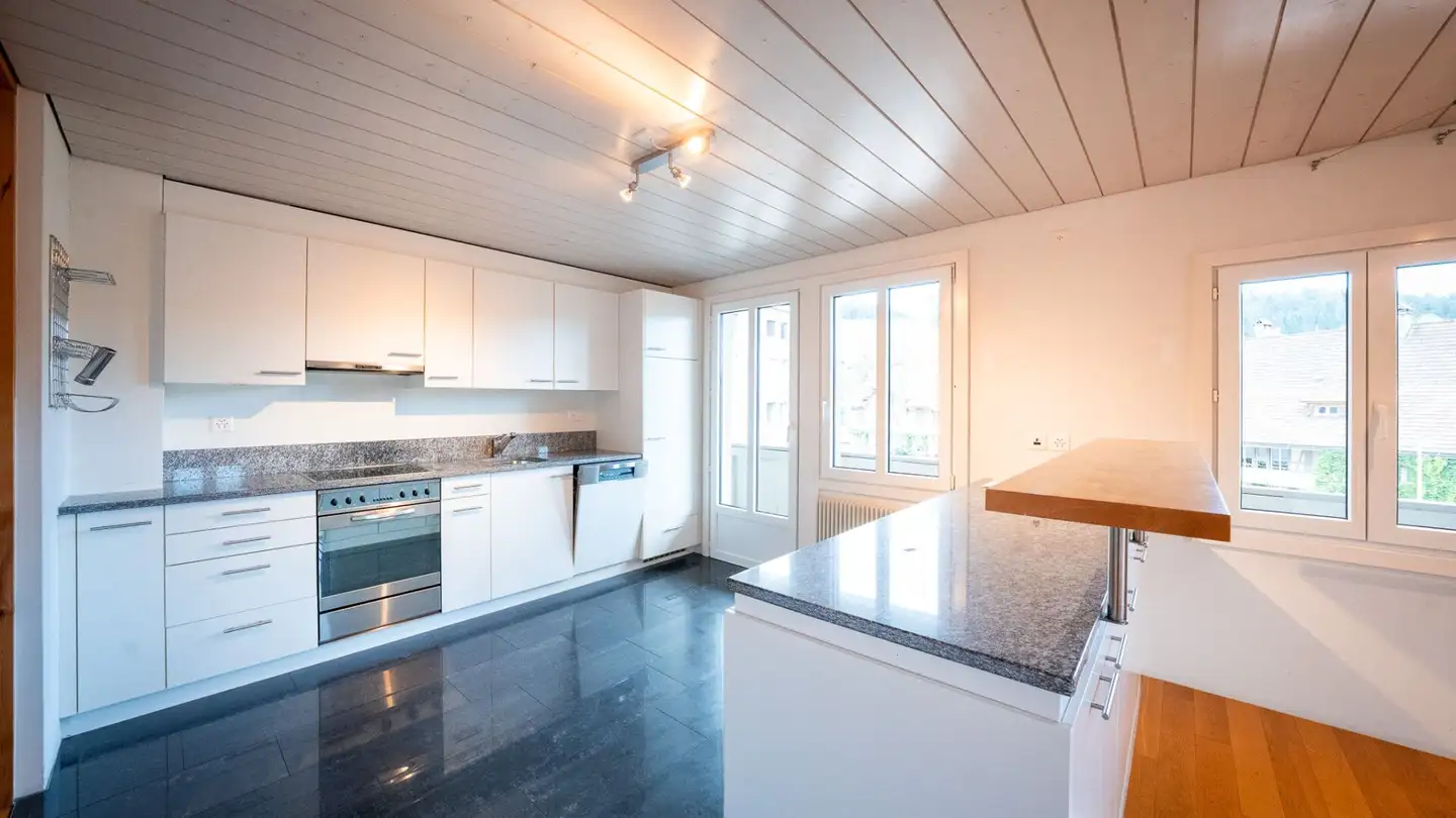 Attic flat for rent - Burgdorfstrasse, 3550 Langnau im Emmental - Photo 2