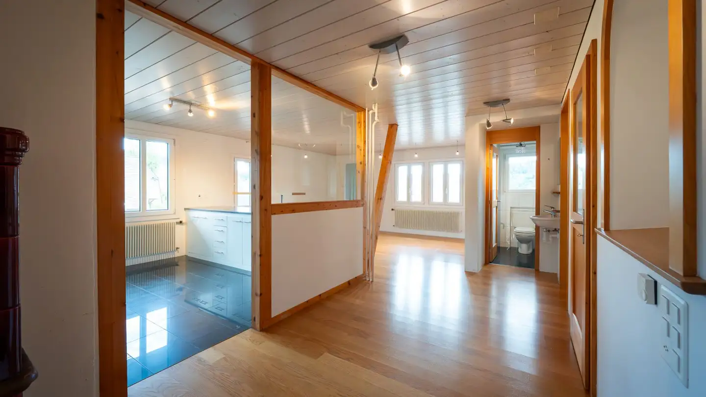 Attic flat for rent - Burgdorfstrasse, 3550 Langnau im Emmental - Photo 4