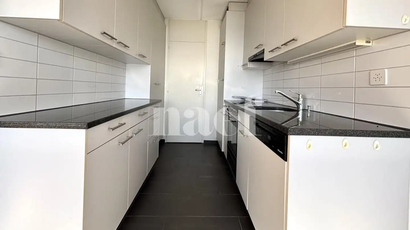 Appartement à louer - Rue Du Rocher 36, 2000 Neuchâtel - Photo 4
