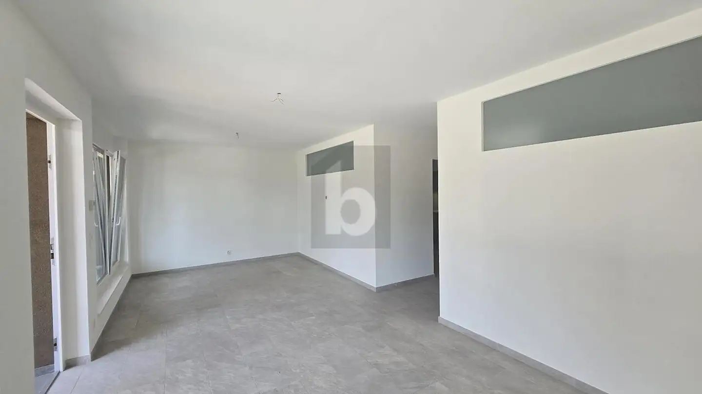 Office space for rent - 1026 Echandens