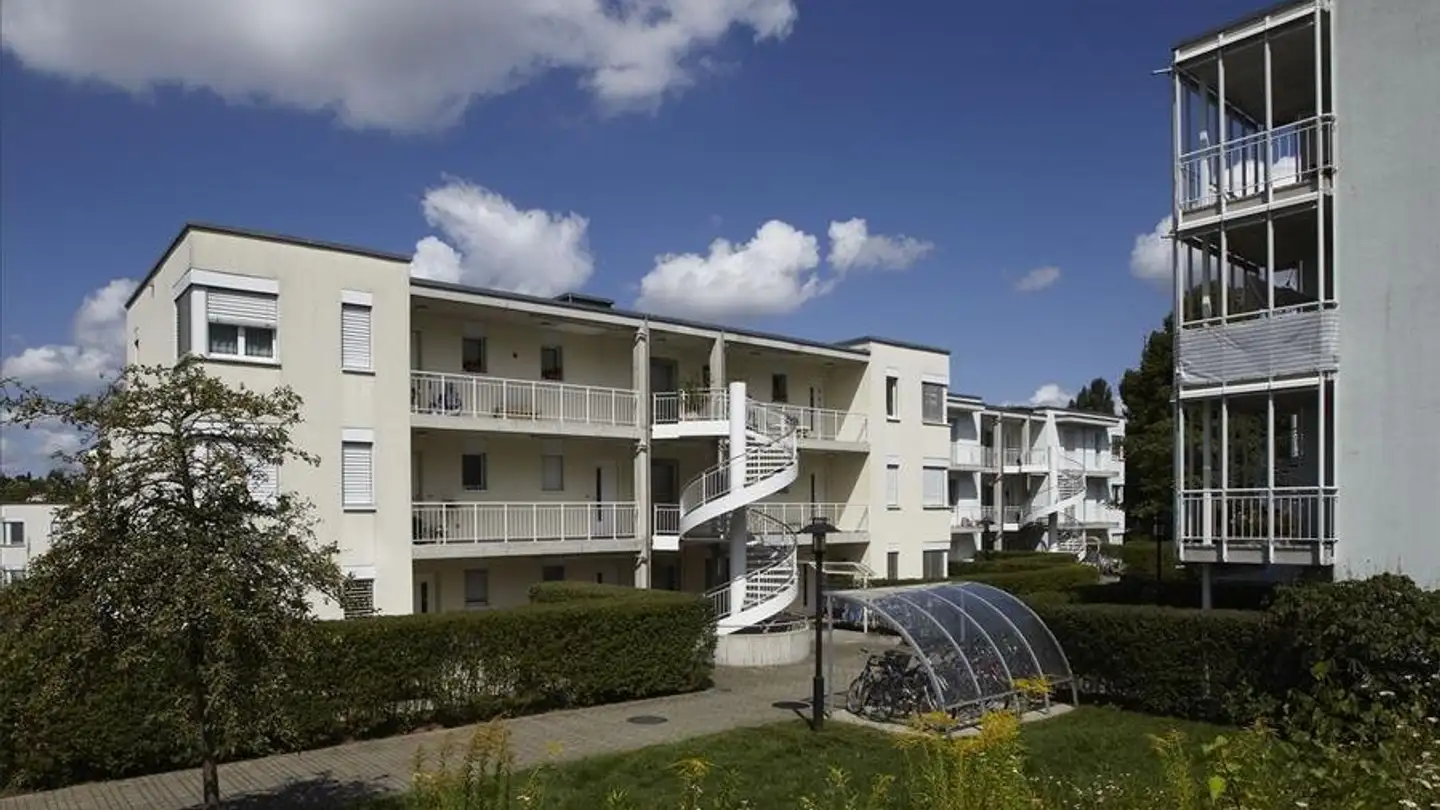 Garage individuel à louer - 4102 Binningen