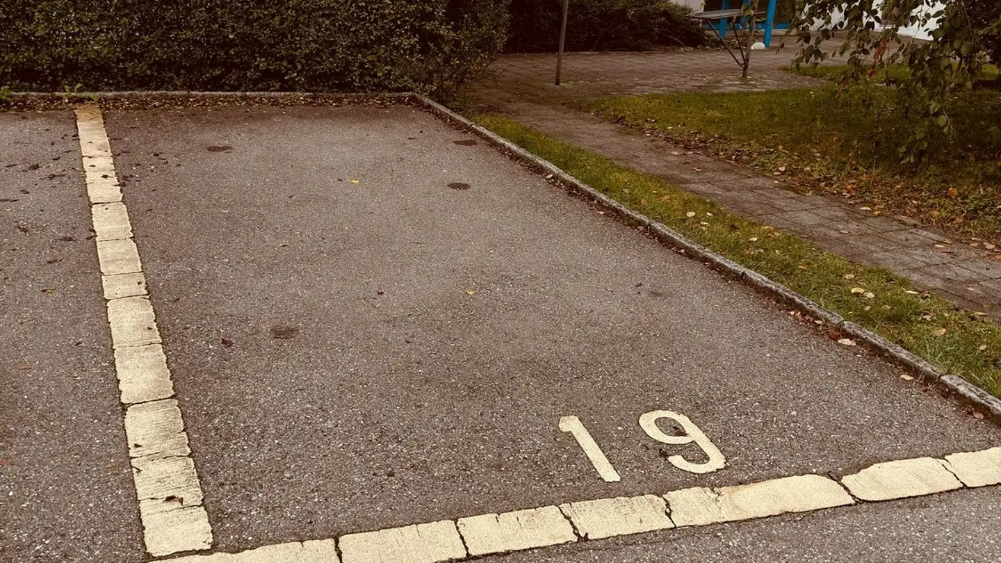 Parkplatz im Freien mieten - Lindenhofstrasse, 3048 Worblaufen
