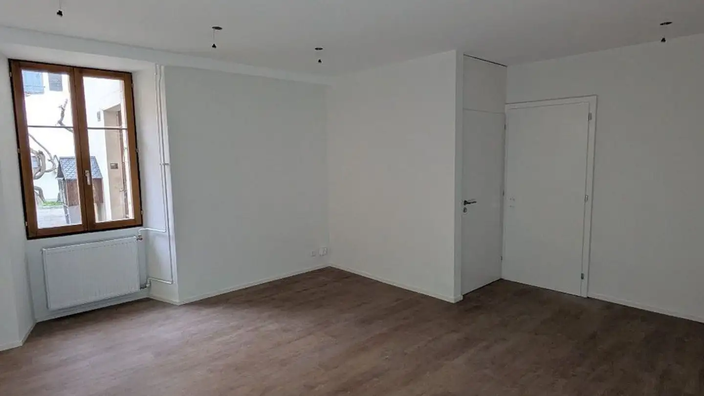 Shop for rent - Rue De La Poste 16, 2024 St-Aubin-Sauges