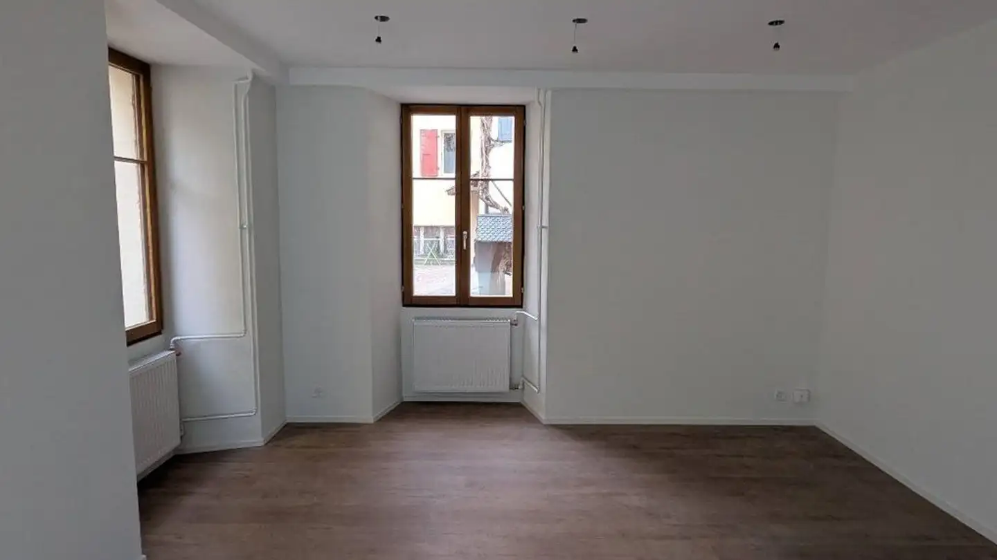 Shop for rent - Rue De La Poste 16, 2024 St-Aubin-Sauges - Photo 2