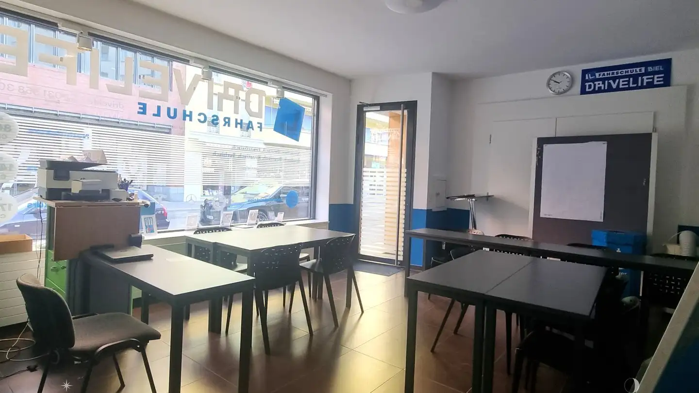 Commercial à louer - Rue D'aarberg / Aarbergstrasse 102, 2502 Biel/Bienne - Photo 3