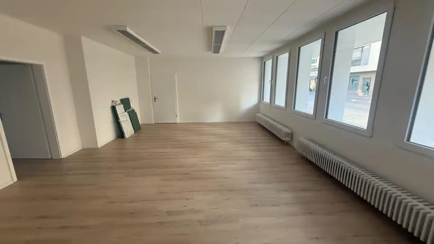 Commercial for rent - Route Wilhelm-Kaiser 1, 1700 Fribourg - Photo 3